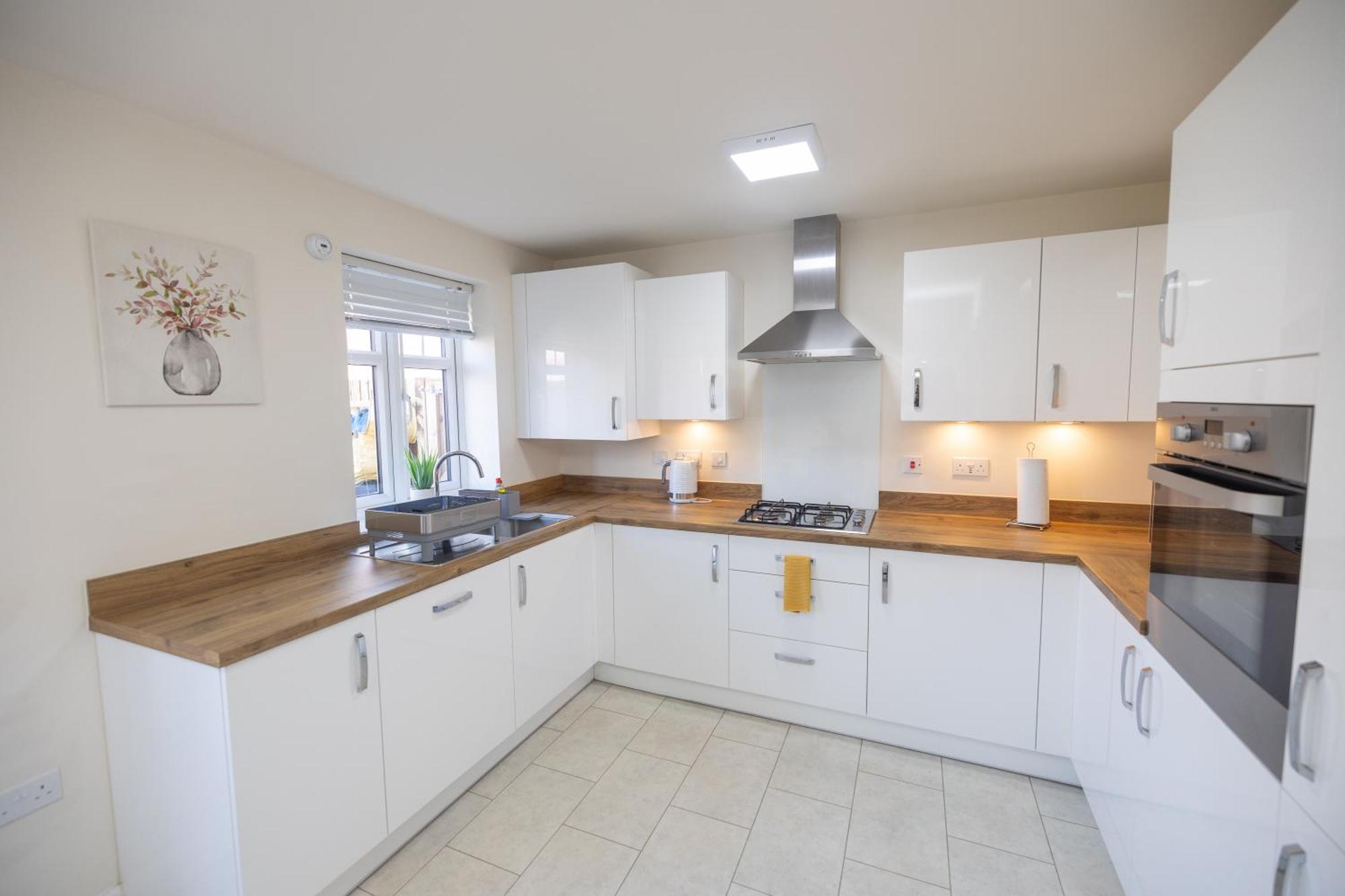 Home In Hugglescote - Long Stays Coalville Exteriör bild